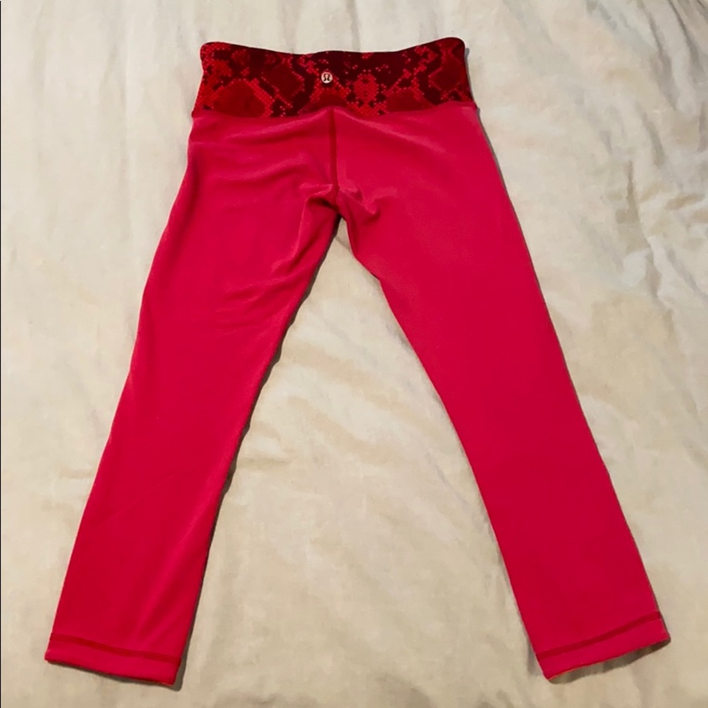 Lululemon Wunder Unders Size 4 Like New! - image 2